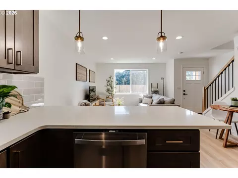 Kitchen - 813 Horn Ln, Eugene, OR 97402 photo 2 of 4