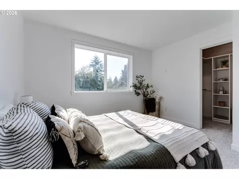 Bedroom - 813 Horn Ln, Eugene, OR 97402 photo 7 of 7