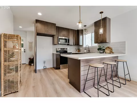 Kitchen - 813 Horn Ln, Eugene, OR 97402 photo 1 of 4