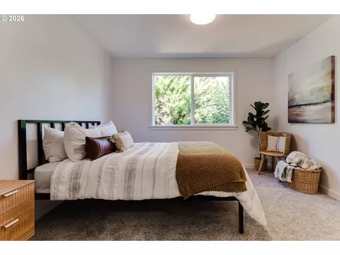 Bedroom - 813 Horn Ln, Eugene, OR 97402 photo 3 of 7