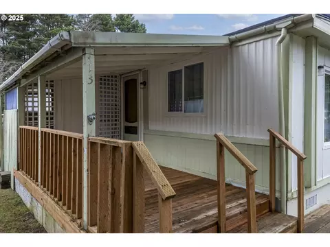 5405 NW Pacific Coast Hwy #13, Waldport, OR 97394
