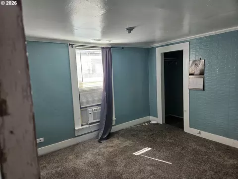 Bedroom - 512 B St, Umatilla, OR 97882 photo 2 of 2