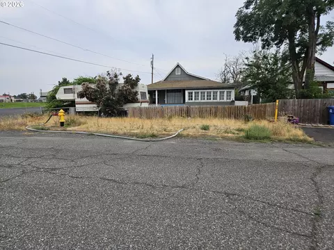 Exterior - 512 B St, Umatilla, OR 97882 photo 2 of 2