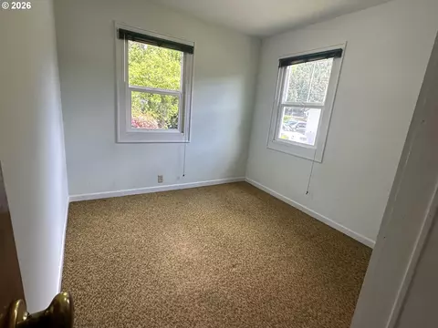 Bedroom - 11792 Orchard Ave, Mapleton, OR 97453 photo 2 of 3