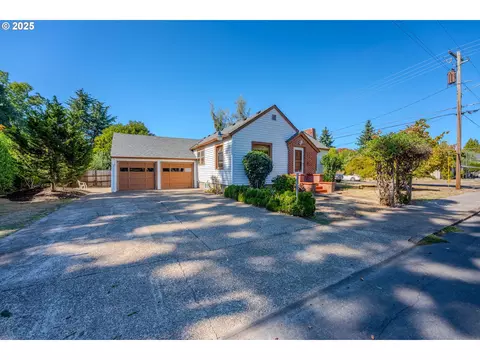 935 NW Birch St, Mcminnville, OR 97128