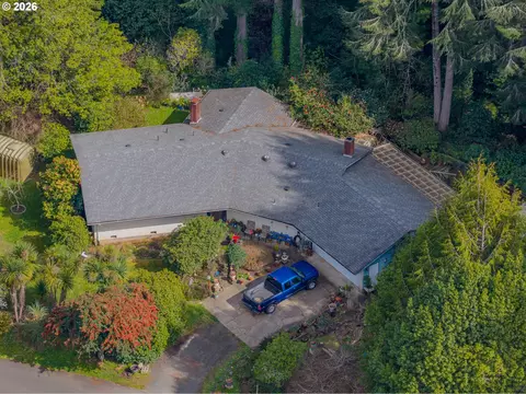95048 Timber Park Ln, Coos Bay, OR 97420