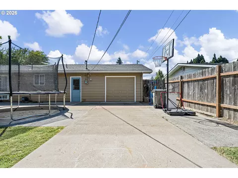 Exterior - 2653 Newcastle St, Eugene, OR 97404 photo 7 of 8