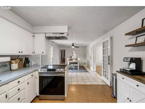 Kitchen - 2653 Newcastle St, Eugene, OR 97404 photo 1 of 3