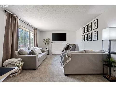 Living - 2653 Newcastle St, Eugene, OR 97404 photo 1 of 2