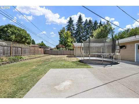 Exterior - 2653 Newcastle St, Eugene, OR 97404 photo 5 of 8