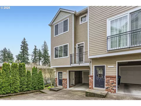 7876 SW 31st Ave #12, Portland, OR 97219