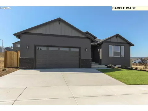 618 NE Trillium Dr #62, Estacada, OR 97023