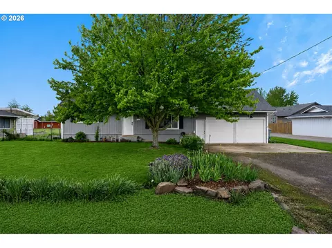 965 Sommerville Loop, Harrisburg, OR 97446