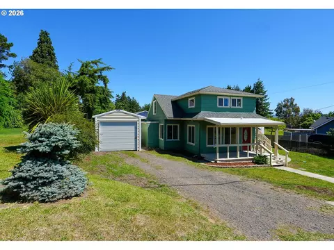 2172 17th St, North Bend, OR 97459