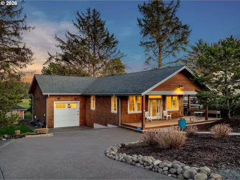 777 N Marion Ave, Gearhart, OR 97138