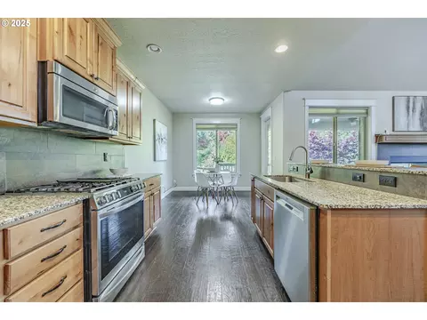 Kitchen - 3467 Timberbrook Way, Eugene, OR 97405 photo 3 of 5