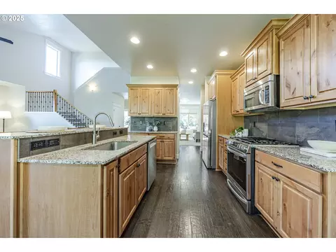 Kitchen - 3467 Timberbrook Way, Eugene, OR 97405 photo 5 of 5