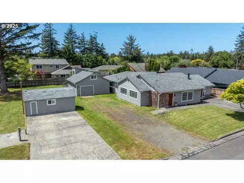 3060 Pine St, North Bend, OR 97459