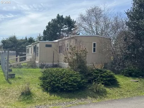 8035 Hollyhock St, Rockaway Beach, OR 97136