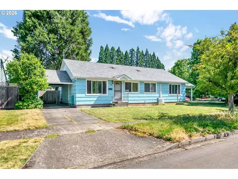 1182 F St, Springfield, OR 97477