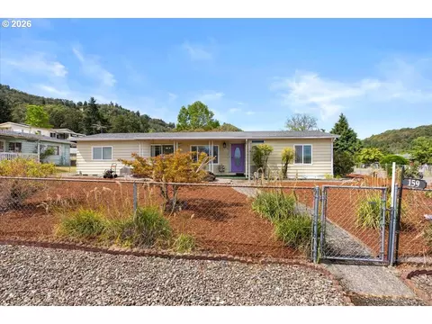 159 NW Kristen Ct, Roseburg, OR 97471