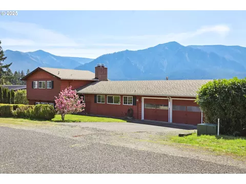 178 NE Tari Ln, Stevenson, WA 98648