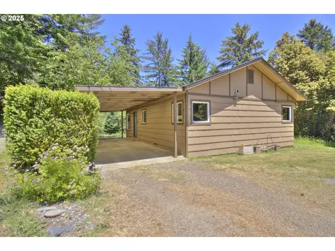 27571 Sitka Ln, Gold Beach, OR 97444