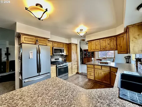 Kitchen - 975 N 10th St, Union, OR 97883 photo 4 of 4