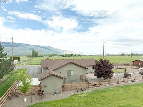 Exterior - 975 N 10th St, Union, OR 97883 photo 4 of 10