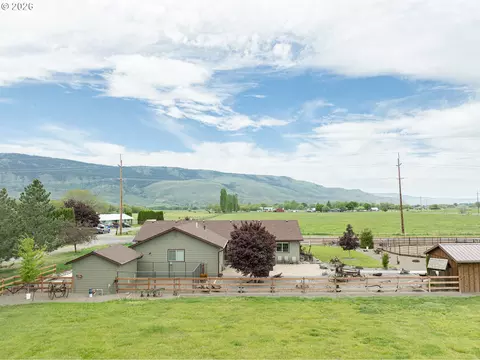 Exterior - 975 N 10th St, Union, OR 97883 photo 5 of 10
