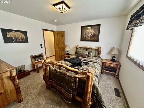 Bedroom - 975 N 10th St, Union, OR 97883 photo 2 of 4