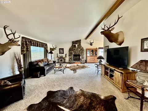 Living - 975 N 10th St, Union, OR 97883 photo 3 of 3
