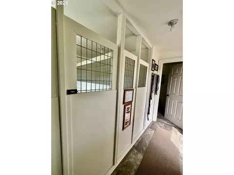 Entry Way - 975 N 10th St, Union, OR 97883 photo 2 of 2