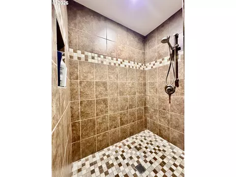 Bath - 975 N 10th St, Union, OR 97883 photo 3 of 4
