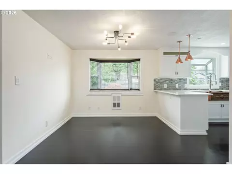 Living - 671 Taney St, Eugene, OR 97402 photo 6 of 9