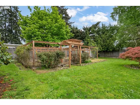 Exterior - 671 Taney St, Eugene, OR 97402 photo 3 of 5
