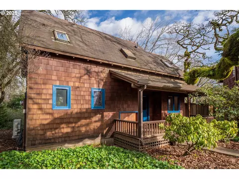 211 Spyglass Dr, Eugene, OR 97401