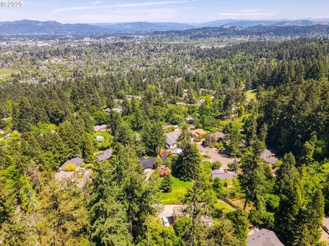 Mclean Blvd, Eugene, OR 97405 photo 7