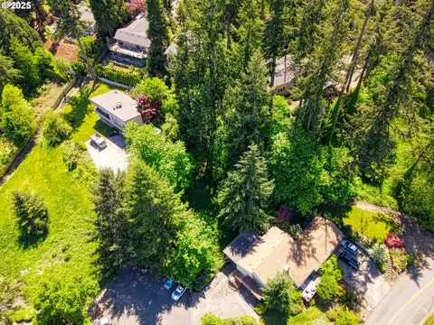 Mclean Blvd, Eugene, OR 97405 photo 9