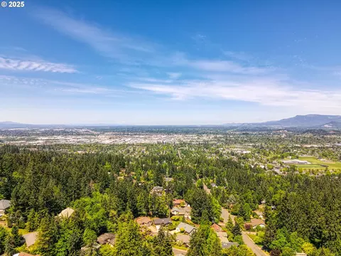 Mclean Blvd, Eugene, OR 97405 photo 10