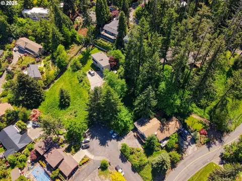 Mclean Blvd, Eugene, OR 97405 photo 8