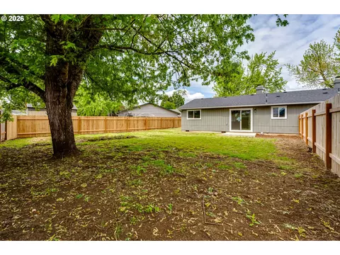 Exterior - 236238 S 35th St, Springfield, OR 97478 photo 1 of 4