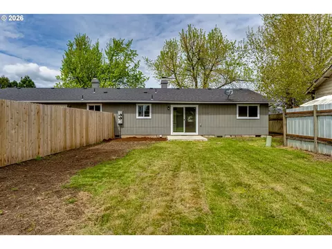 Exterior - 236238 S 35th St, Springfield, OR 97478 photo 4 of 4