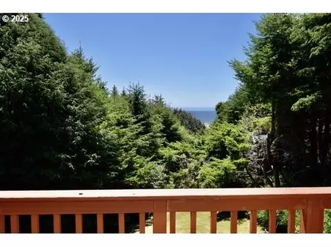 34518 Mutts Way, Gold Beach, OR 97444