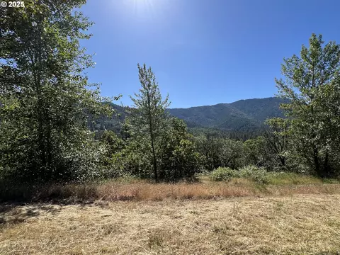 1636 Panoramic Loop, Grants Pass, OR 97527 photo 1