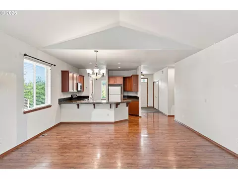 Living - 18255 Antler Ave, Sandy, OR 97055 photo 7 of 9