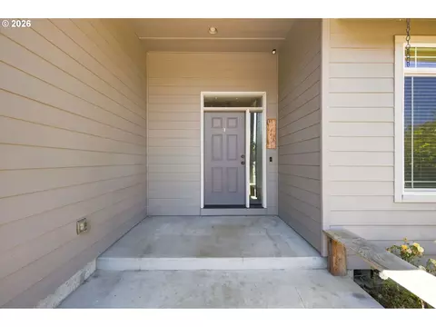Exterior - 18255 Antler Ave, Sandy, OR 97055 photo 1 of 7