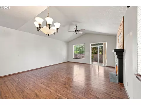 Living - 18255 Antler Ave, Sandy, OR 97055 photo 4 of 9