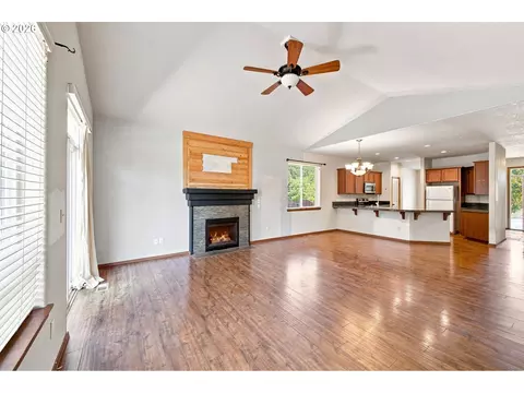 Living - 18255 Antler Ave, Sandy, OR 97055 photo 6 of 9
