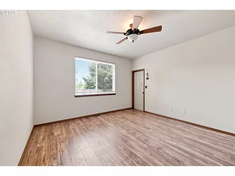 Living - 18255 Antler Ave, Sandy, OR 97055 photo 9 of 9